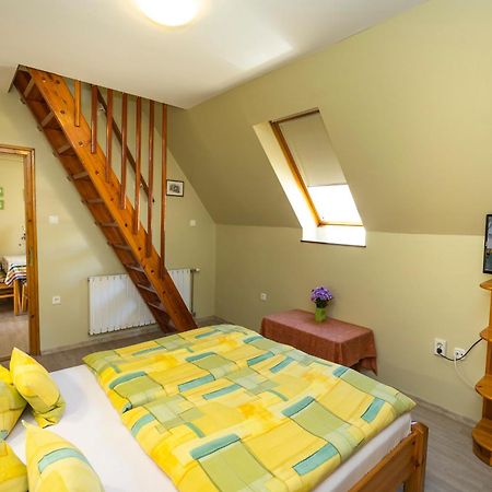 Cecey Apartman Eger Exterior foto