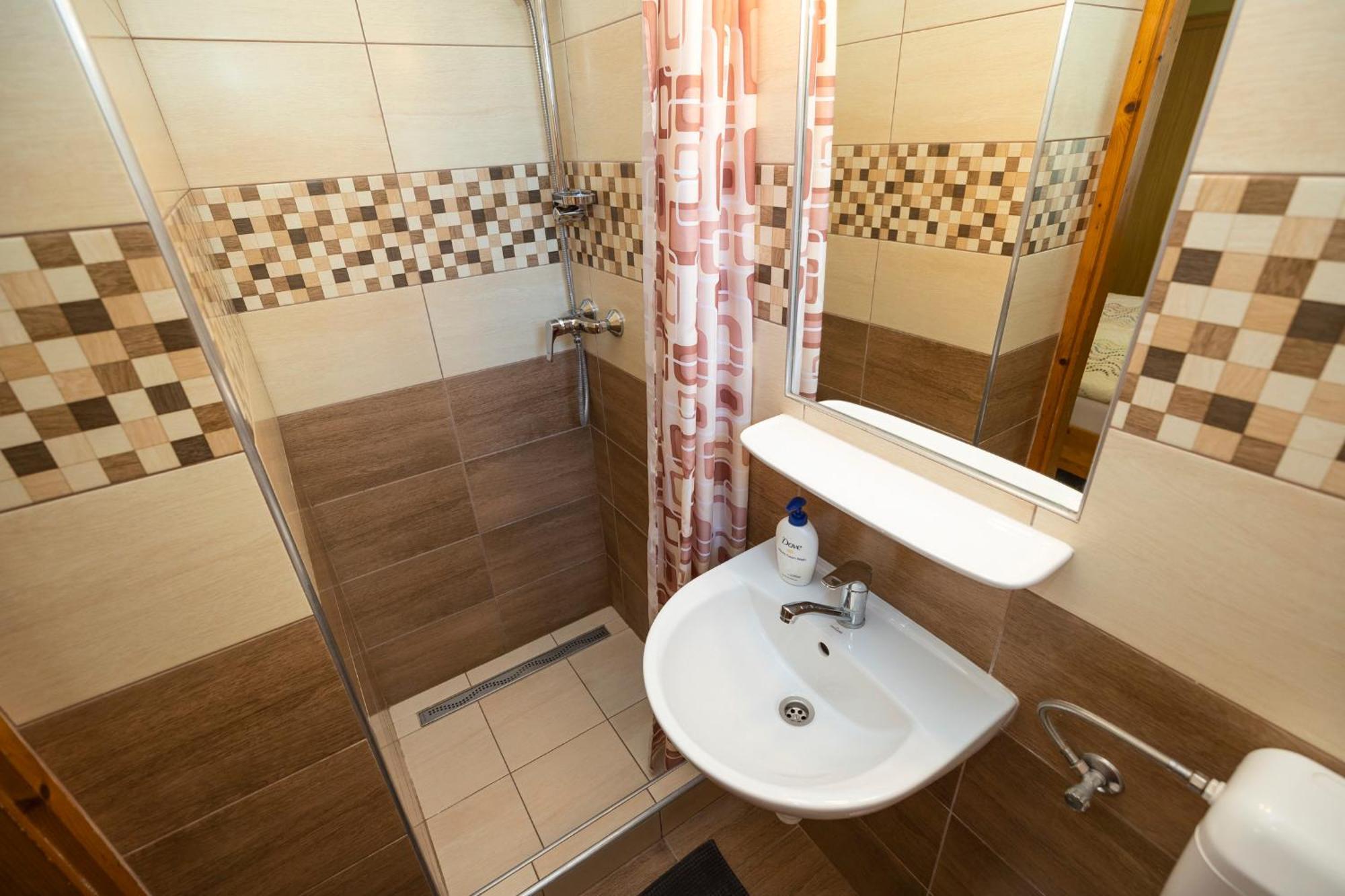 Cecey Apartman Eger Exterior foto